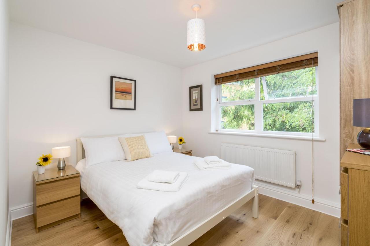 Splendid Near Vauxhall Tube Apartment London