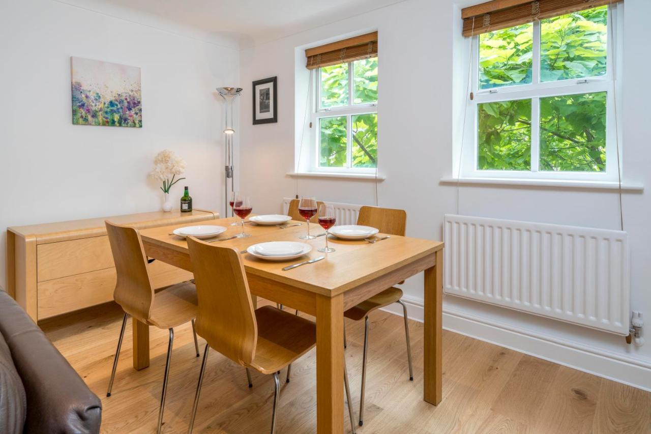 Splendid Near Vauxhall Tube London