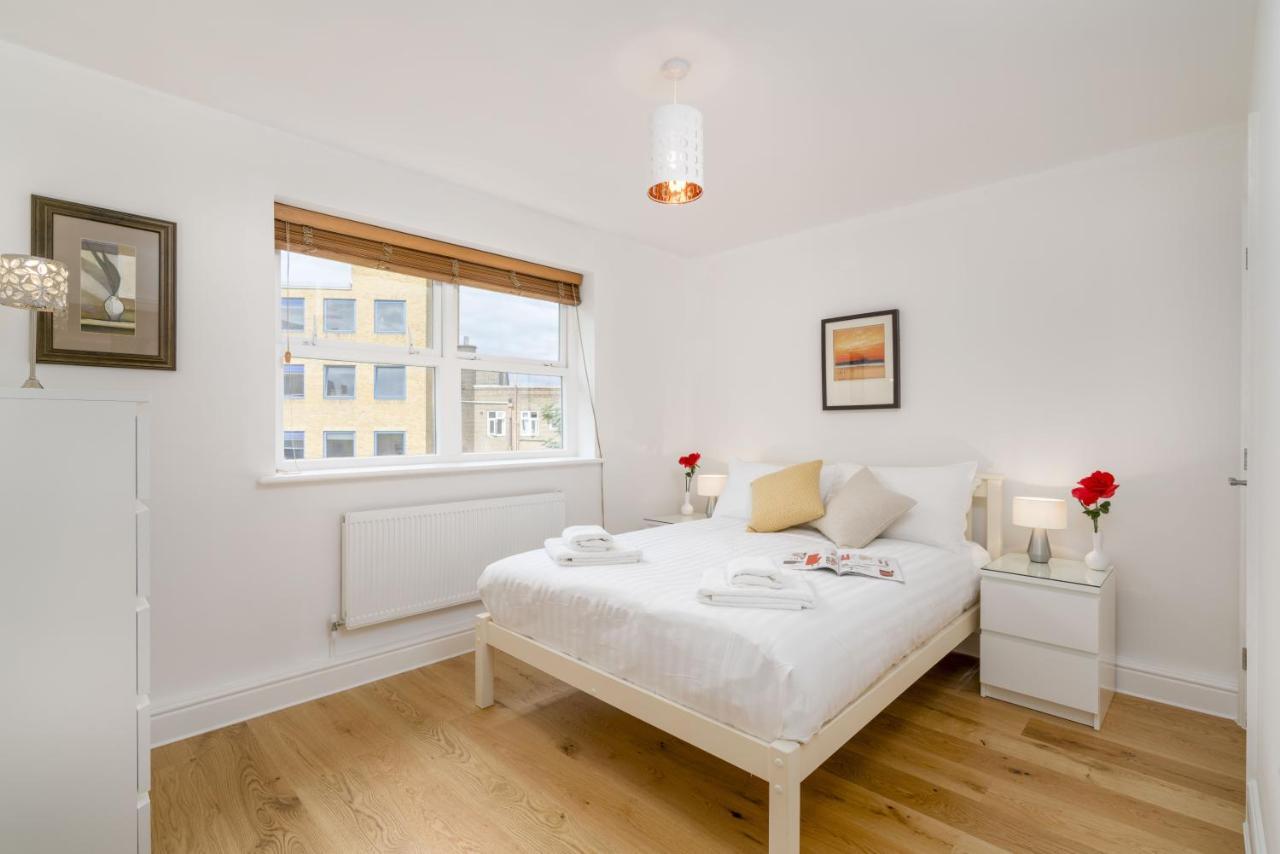 Splendid Near Vauxhall Tube Apartment